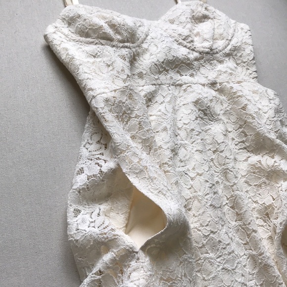 Aritzia Talula Cream Lace Dress with Pockets - Picture 4 of 6